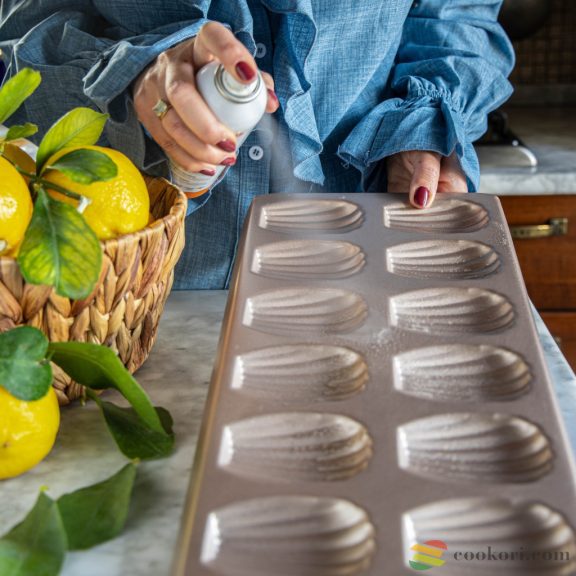 Decora Gold Madeleine sütőforma, 12db-os