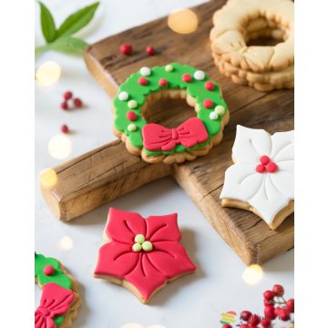 Decora Garland and poinsetta plastic cookie cutter set