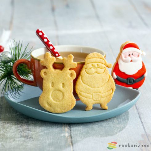 Decora Santa Claus and reindeer cookie cutter set of 2