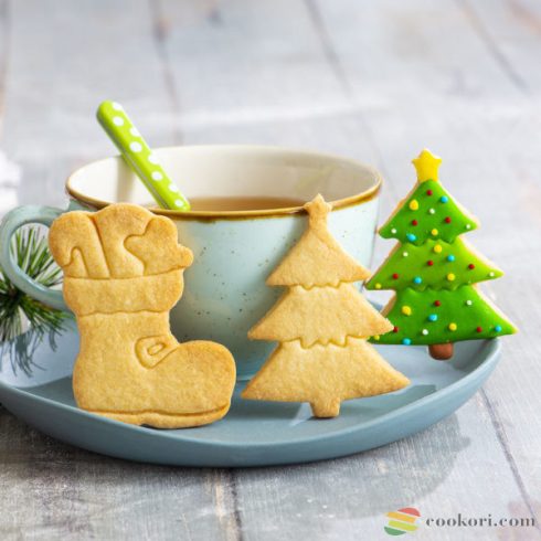 Decora-Christmas-tree-and-boot-cookie-cutter-set