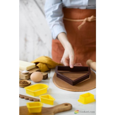 Decora Fairy tales house set of 8 cutters