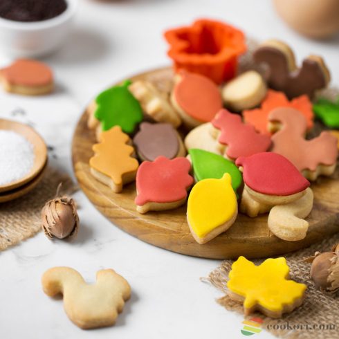 Decora Autumn leaves mini cookie cutters, 6pcs