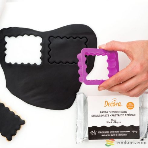 Decora Set of 4 scalloped rectangular cookie cutter