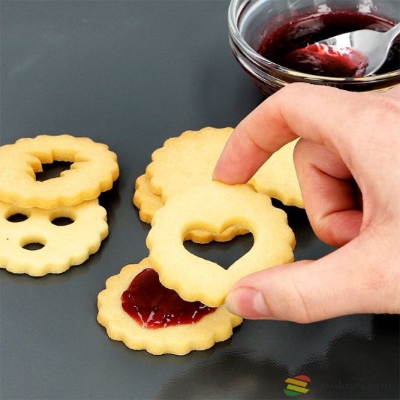 Birkmann kétoldalas szív mintás linzer kiszúró forma, 5 cm