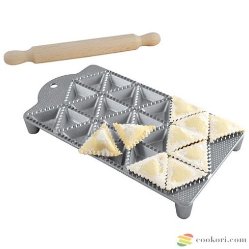 Eppicotispai Aluminium ravioli maker 24 triang. holes 50mm with rolling pin