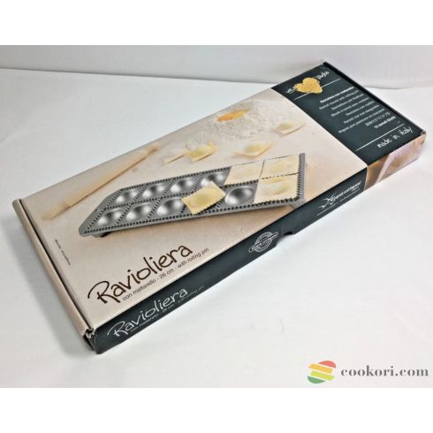 Eppicotispai Aluminium ravioli maker 12 holes 52x52mm, with rolling pin