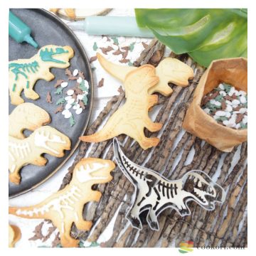 Scrapcooking Dinosaur cookie cutter and ambroser set