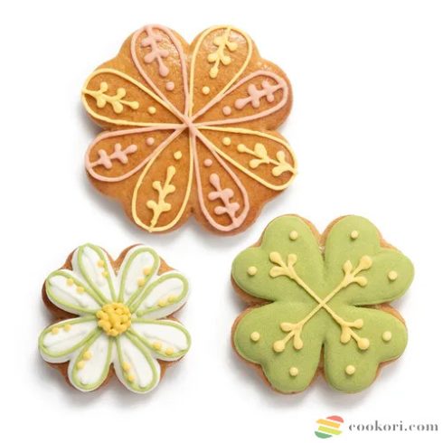 Tescoma Cookie cutters four-leaves clover, 3pcs